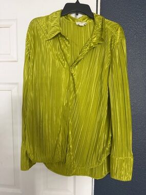 Good American Pleated Button-Down Shirt in Chartreuse